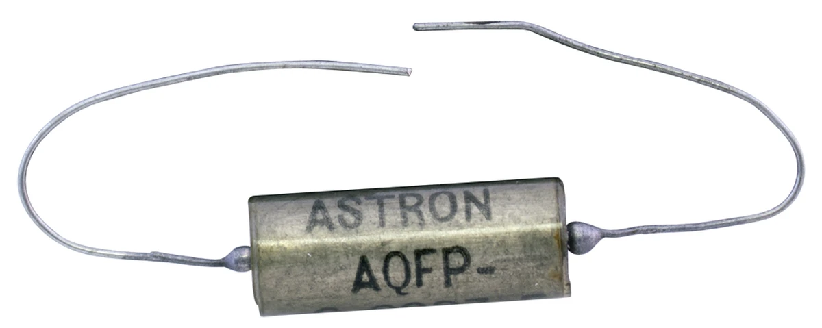 0.0027 µF 600v Non−Polarized Metal Case Sealed Capacitor