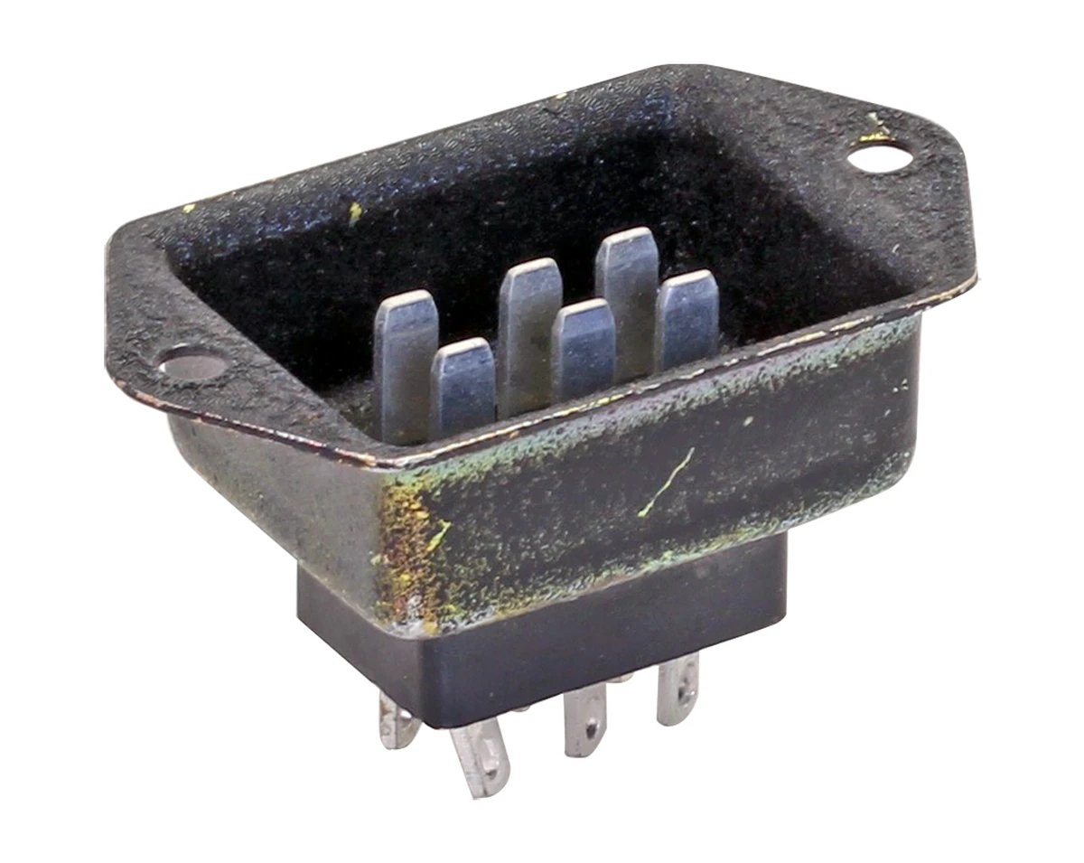 thumbnail image 2 of Cinch Jones Molex P-2406H-CCT Power Connector Plug – 6 Pin, RoHS, Metal Hood 2 of 4