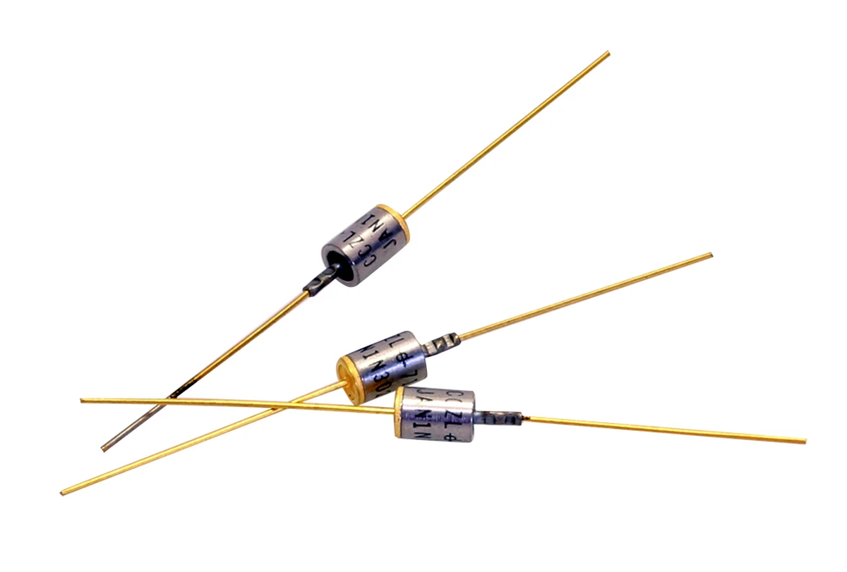 Zener Diode, 16v, 1w, 5%, Gold leads, DO−13, DC: 7133,