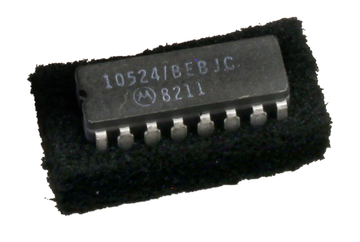 Motorola TTL to ECL Translator, 16p DIP, DC: 8211,