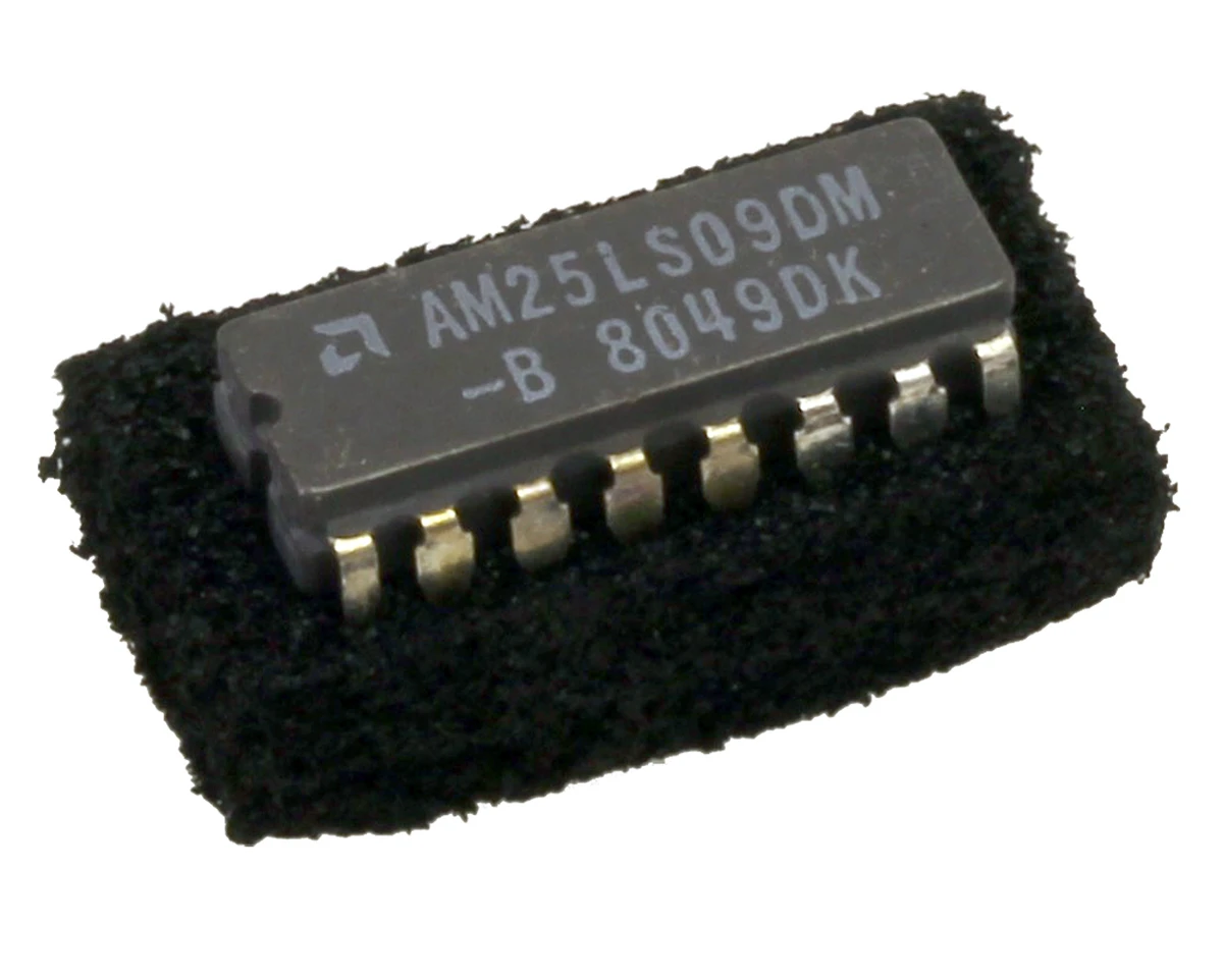 AMD Quad 2−Input, 16p DIP, DC: 8049,