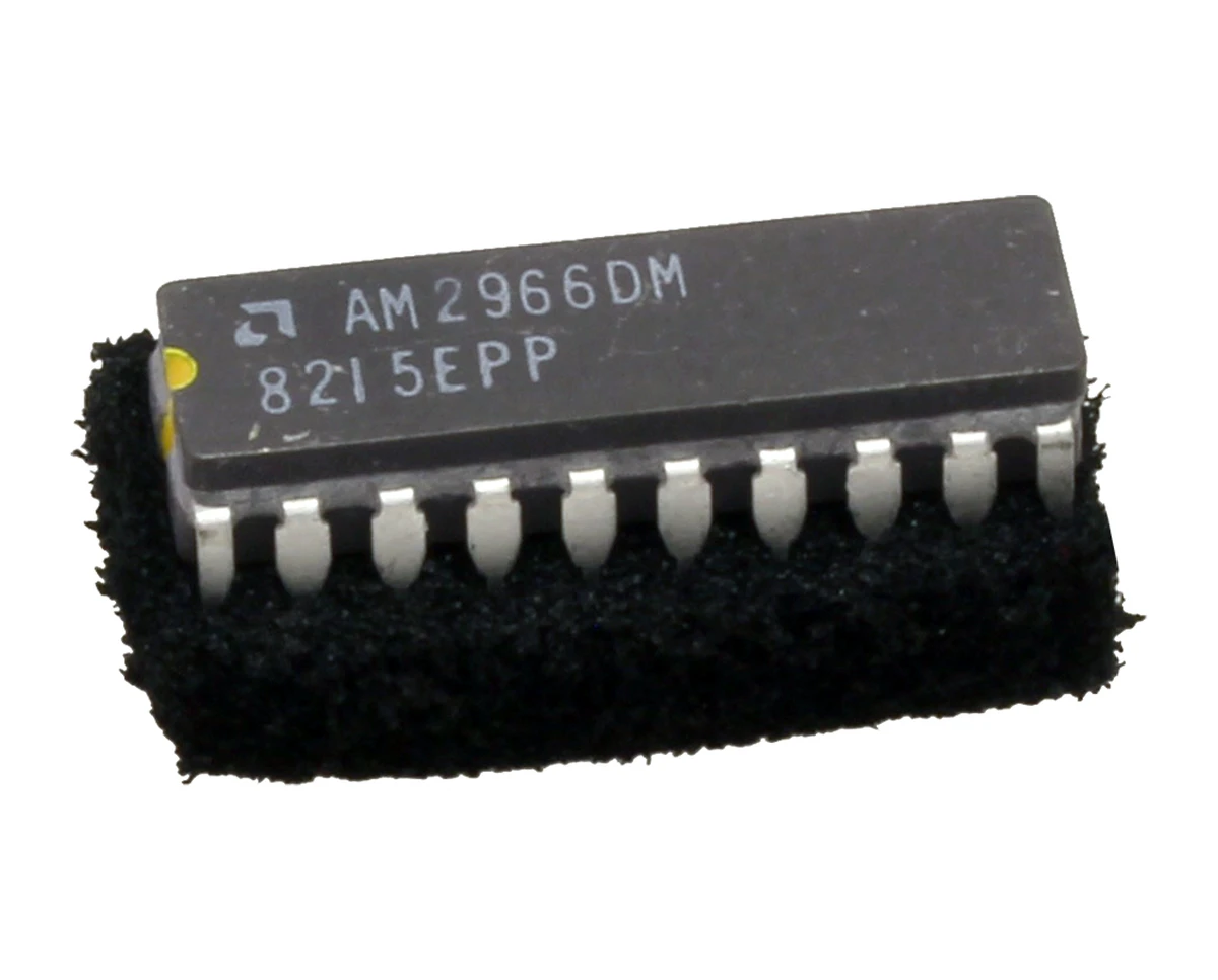 AMD Memory Driver, 20p DIP, DC: 8143,