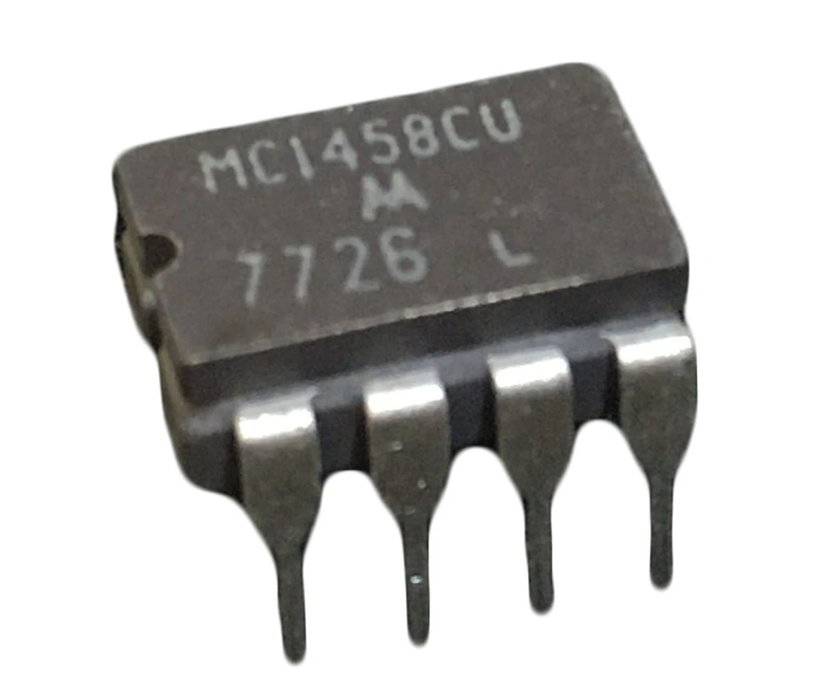 Motoral Dual MC1741. High performance, Dual OP−AMP. Ceramic case, 8 Pin DIP. DC:77. NOS. Pi