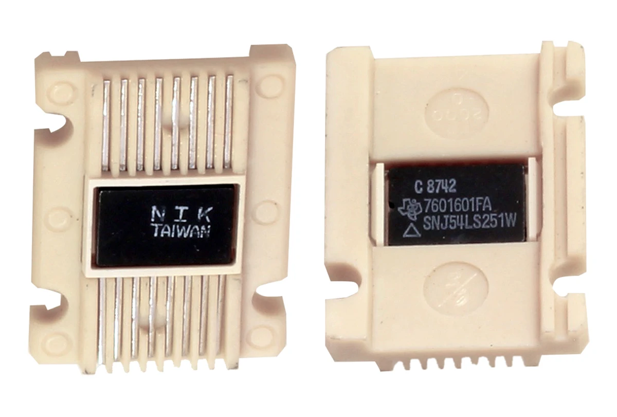 ti flat pack, 3 channel multiplexer