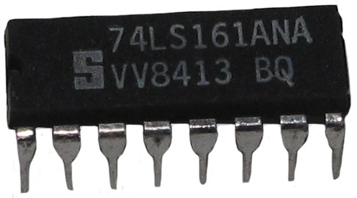 Signetics, 16 pin DIP, DC8413 −