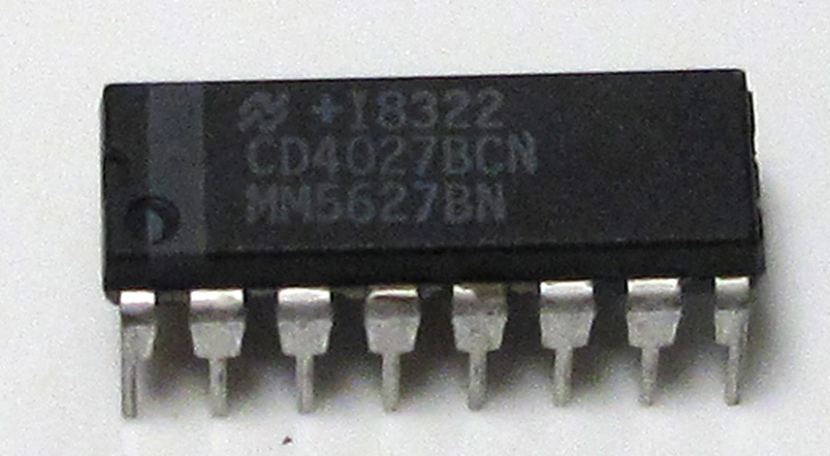 National, 16 pin, DIP, CMOS, DC−8322,