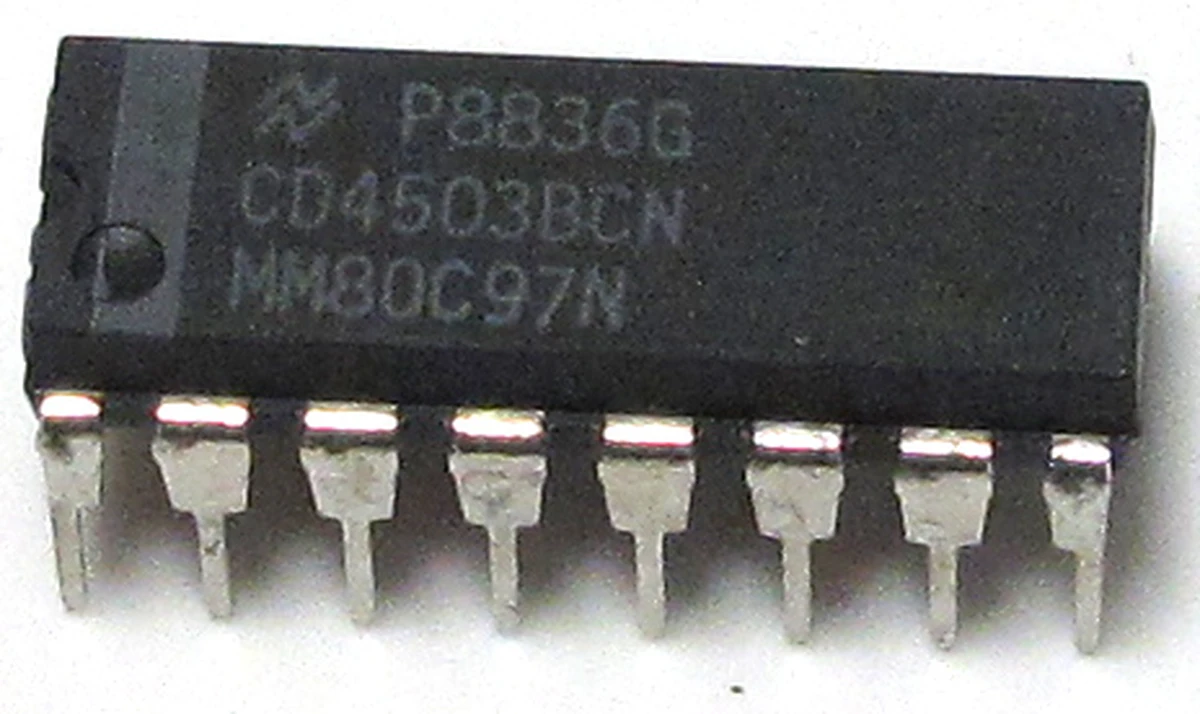 National, 14 pin, DIP, DC−8836. Also marked MM80C97N.