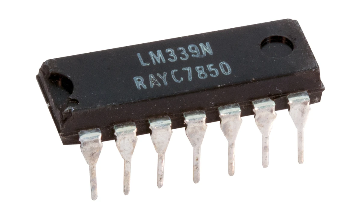 Raytheon LM339N Voltage Comparator, 14 pin DIP, DC 7848,