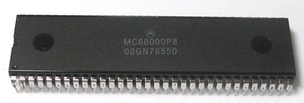 Motorola Microprocessor, 64 pin DIP,