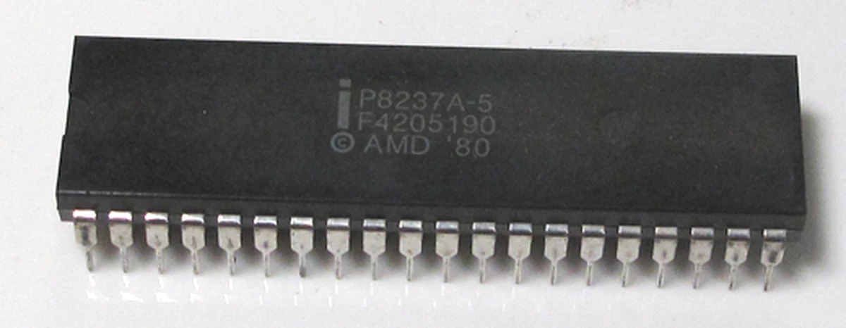 Intel 40 pin DIP,