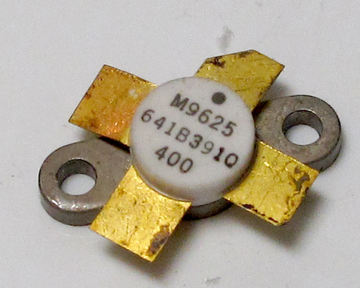 Motorola Transistor, 40w, 136−174 mHz, equivalent to SK−9630,